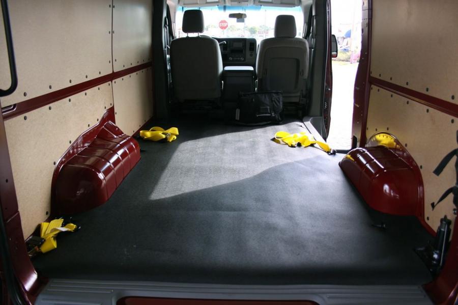  Nissan NV2500 HD 2012 года  (фото 29 из 38)